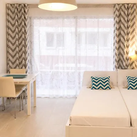 Apartment Le Heliodore , Air Conditioning, Beaches 5 Minutes Away On Foot Antibes
