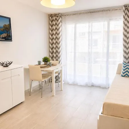 Le Heliodore , Air Conditioning, Beaches 5 Minutes Away On Foot Apartmán
